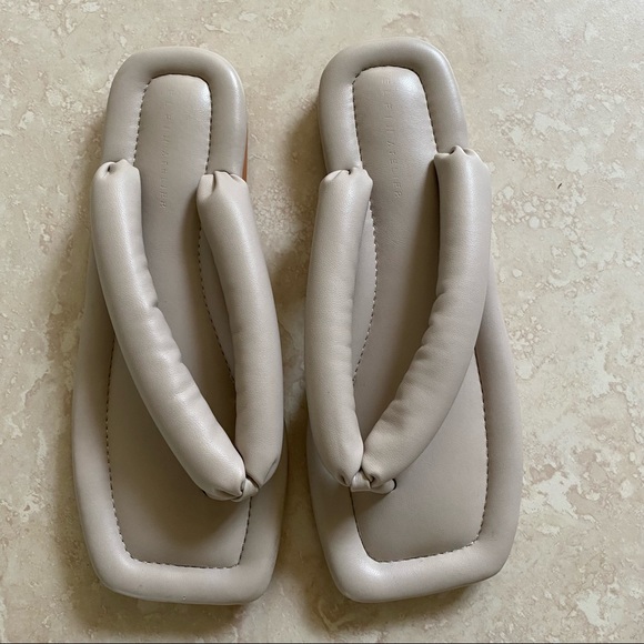 The Source Unknown Fossil Grey Foamy Strap Flip Flops - Picture 5 of 7